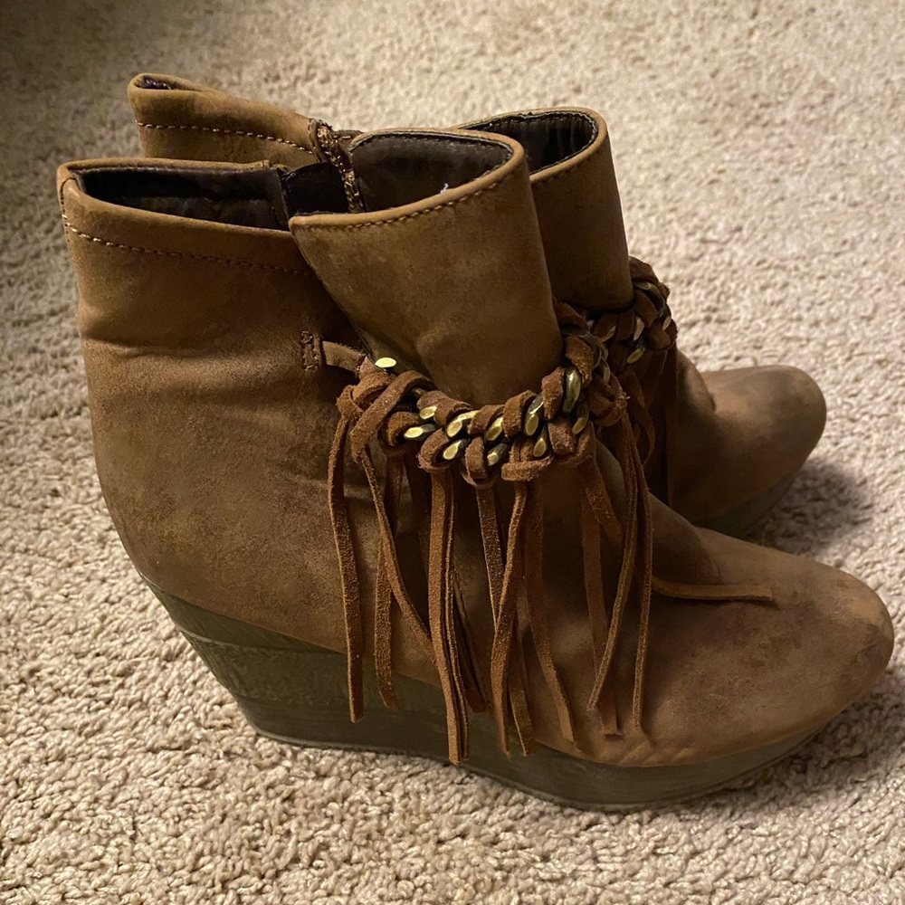 Wedges. Worn a handful of times.